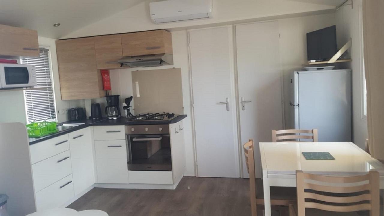 Mhvacances Louent Plusieurs Mobilhomes Dans Camping 4 Etoiles A 200M De La Plage Et Cure Thermale Canet-en-Roussillon Exteriör bild